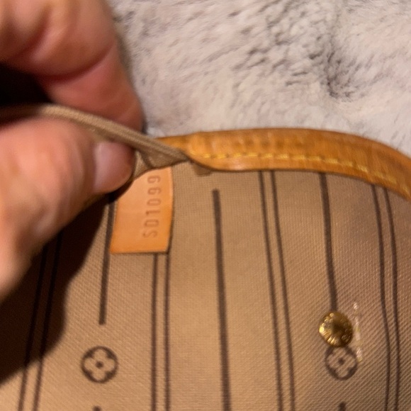 SOLD- Louis Vuitton Neverfull GM - Picture 16 of 16